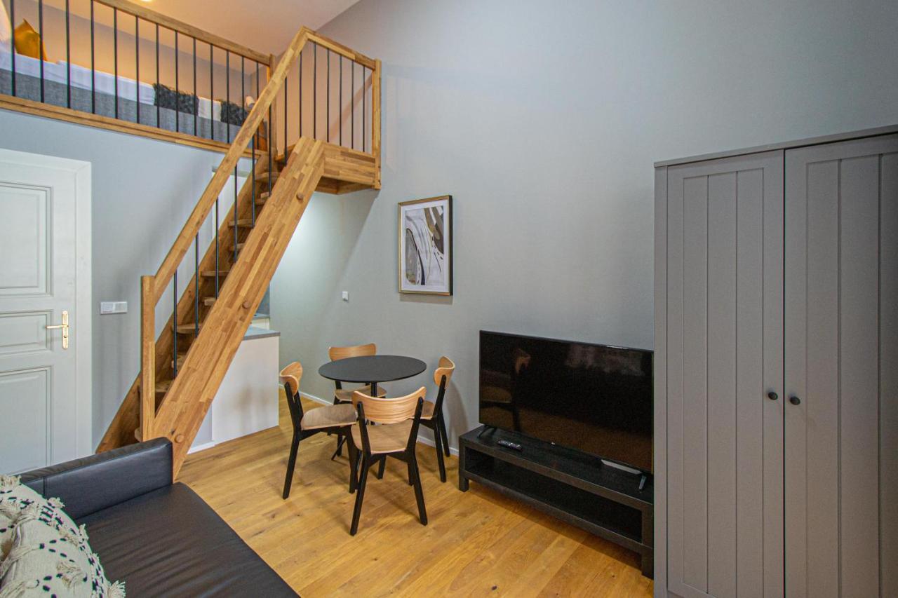 Main Train Station Apartment Close To The The Main Square! プラハ エクステリア 写真